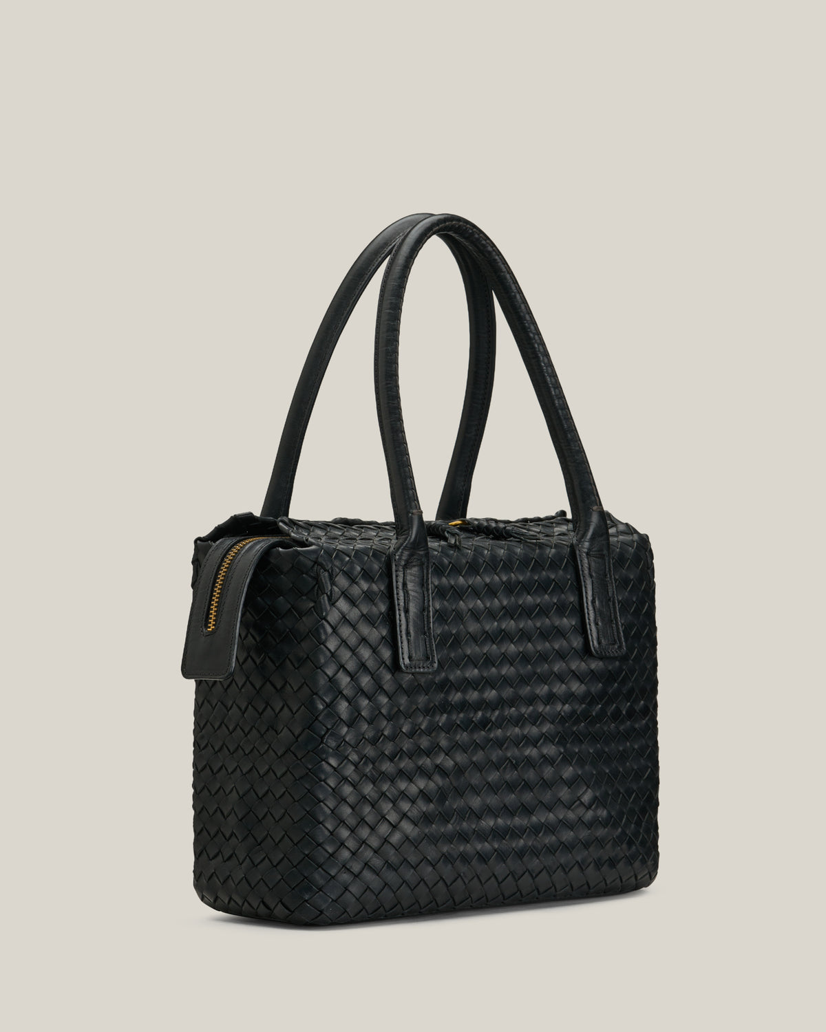 Box M - Bauletto medio in vacchetta intrecciata nera