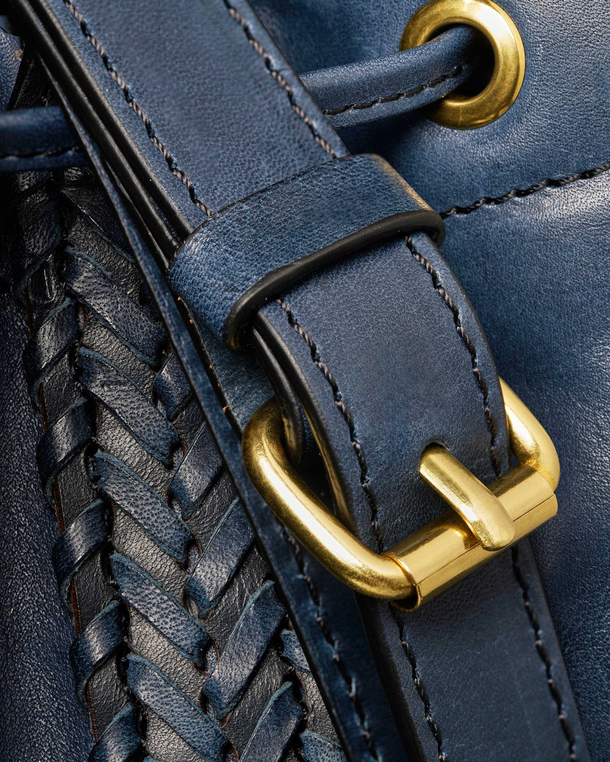 Puck-Puck – Borsa secchiello in vacchetta navy